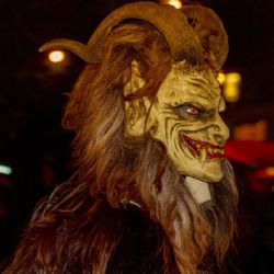Krampusáci budou strašit pro Elišku