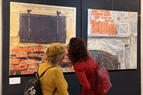 obrázek:Foyer Nové scény DJKT hostí 8. ročník Plzeňského salónu a skupiny P 89