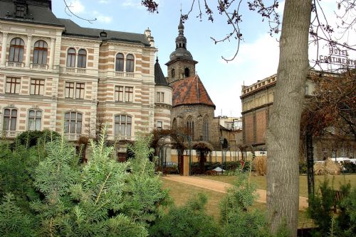 obrázek:Křižíkový sady mají nové inovativní chodníky