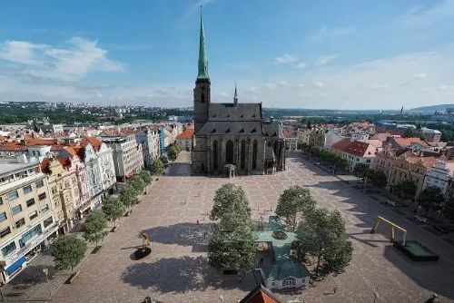 obrázek:Náměstí Republiky čeká proměna, stinné jilmy a méně aut