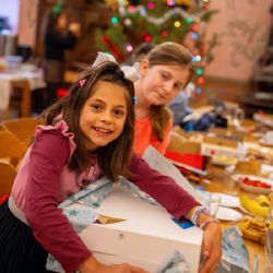 Rozdávejte radost s Krabicí od bot - pomoc až pro 65 tisíc dětí v nouzi