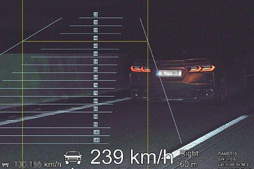 obrázek:Šílená jízda na D5 - Chevrolet uháněl 239 km/h