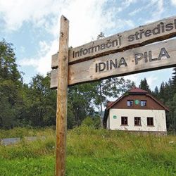 Krajští radní vyhlásili dotační programy pro oblasti cestovního ruchu i památkové péče 