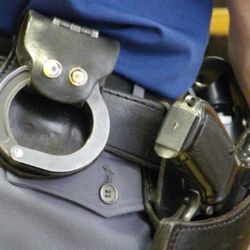 Senior se chtěl v Plzni u řeky zabít, policisté ho našli včas