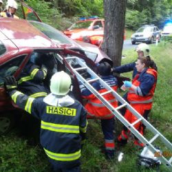 Dobrovolní hasiči v neděli soutěží v Železné Rudě ve vyprošťování u nehod