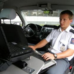 Řidiči poškodili vozidla a ujeli