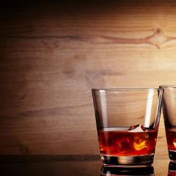 V Hromnici řídil pod vlivem alkoholu, odnesl to sloup osvětlení
