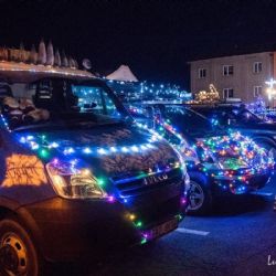 50 svítících vozidel pro Gábinu