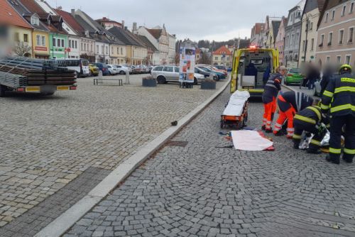 obrázek:Náklaďák srazil seniora - těžce zraněný muž v nemocnici