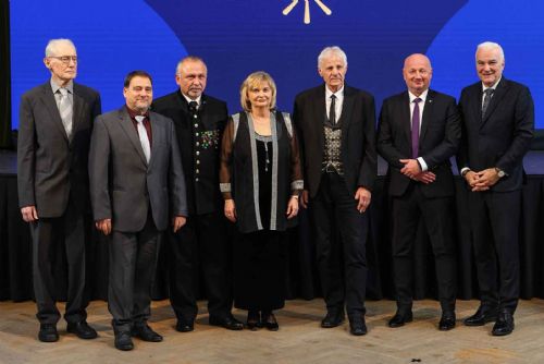 obrázek:Plzeň ocenila hrdiny, Pařík míří do Dvorany slávy