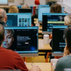 Robotika v Plzni: AI mění výuku, učitelé zůstávají klíčoví