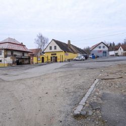 Rolnické náměstí v Lobzích otevře pro auta až v květnu