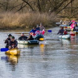 Chotěšovský zmrzlík, večerníčkové sjeli tradičně Radbuzu v Chotěšově