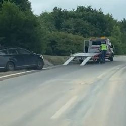 Vyteklá nafta u Olympie způsobila 5 nehod