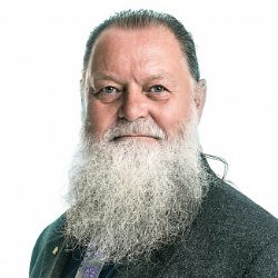 Senátor Aschenbrenner - boj o Českou televizi, výročí 17. listopadu a současná politická situace