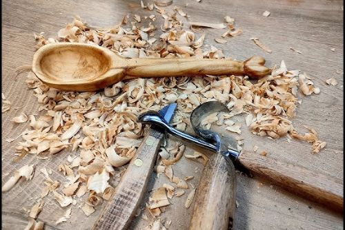 obrázek:Lžíce pro estébáky i vězně - 101 lžic Mariána Vaňka