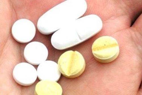 obrázek:Dívka se pokusila o sebevraždu na školních toaletách, odvezl ji vrtulník