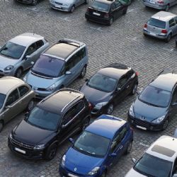 Konec bezplatného parkování na Roudné