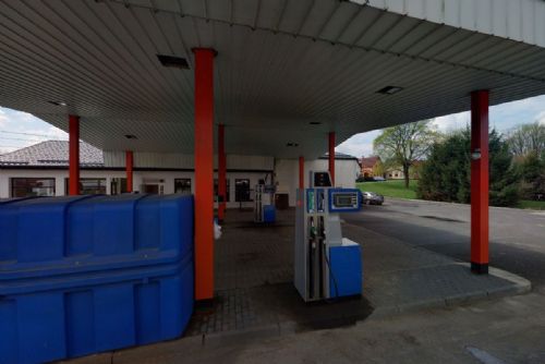 obrázek:S řeznými ranami na penisu se připotácel na Tachovskou benzinu