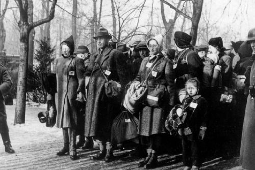 obrázek: „Světla na kolejích“, Plzeň uctila památku 2 613 deportovaných z ledna 1942