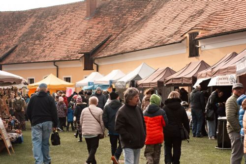 obrázek:Podzimní jarmark na Švihově: Rodinná neděle plná tradic a zábavy