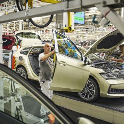 Škoda zahajuje v Bratislavě výrobu zcela nového Superbu. Nové vozy Škoda Superb najdete u Auto CB v Plzni
